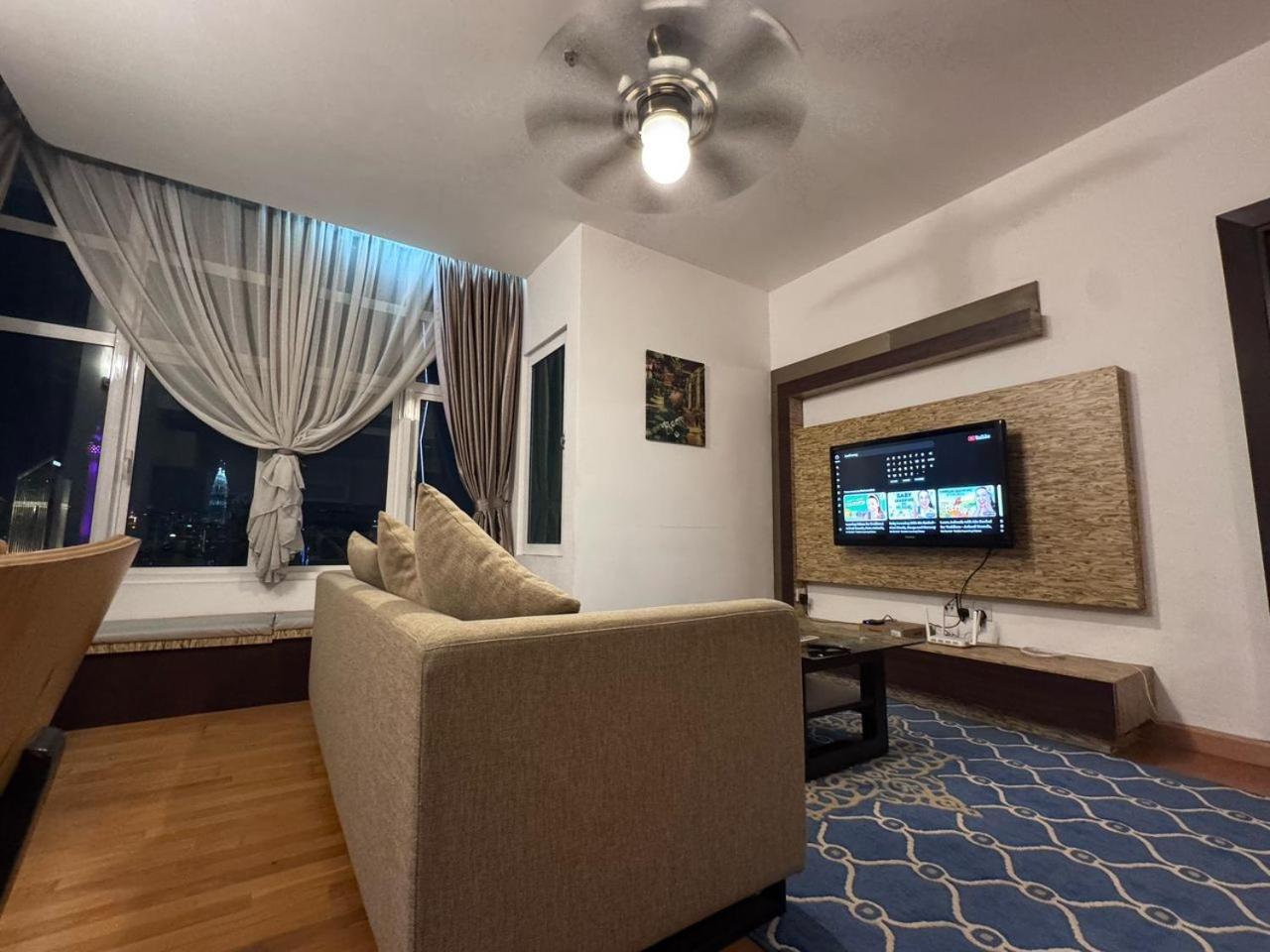 Homestay Kl Sentral Dua Sentral King Bedroom With Merdeka 118 And Klcc View #freeparking